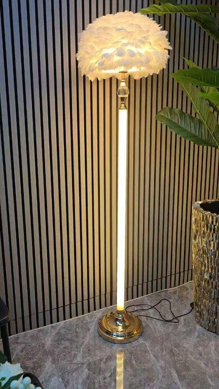 Home Decor Floor Lamp Metal Base Feather Shade 40*163 cm